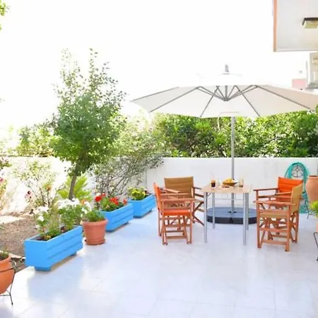 Marble Cool 2-bedroom Down Town Yard House 公寓 基萨莫斯