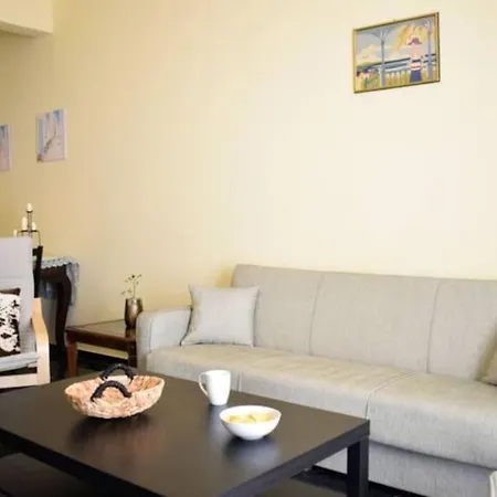 Marble Cool 2-bedroom Down Town Yard House 基萨莫斯