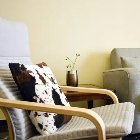 Marble Cool 2-bedroom Down Town Yard House 公寓 *